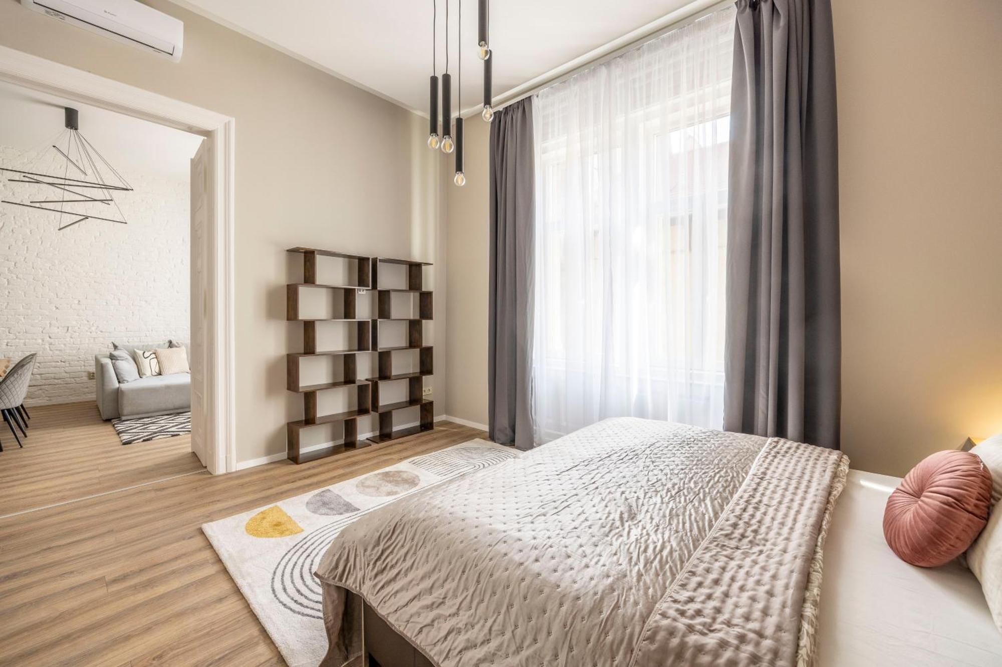 Exclusive Stylish Suite By Prestige Homes Next To The Oktogon Budapeste Exterior foto